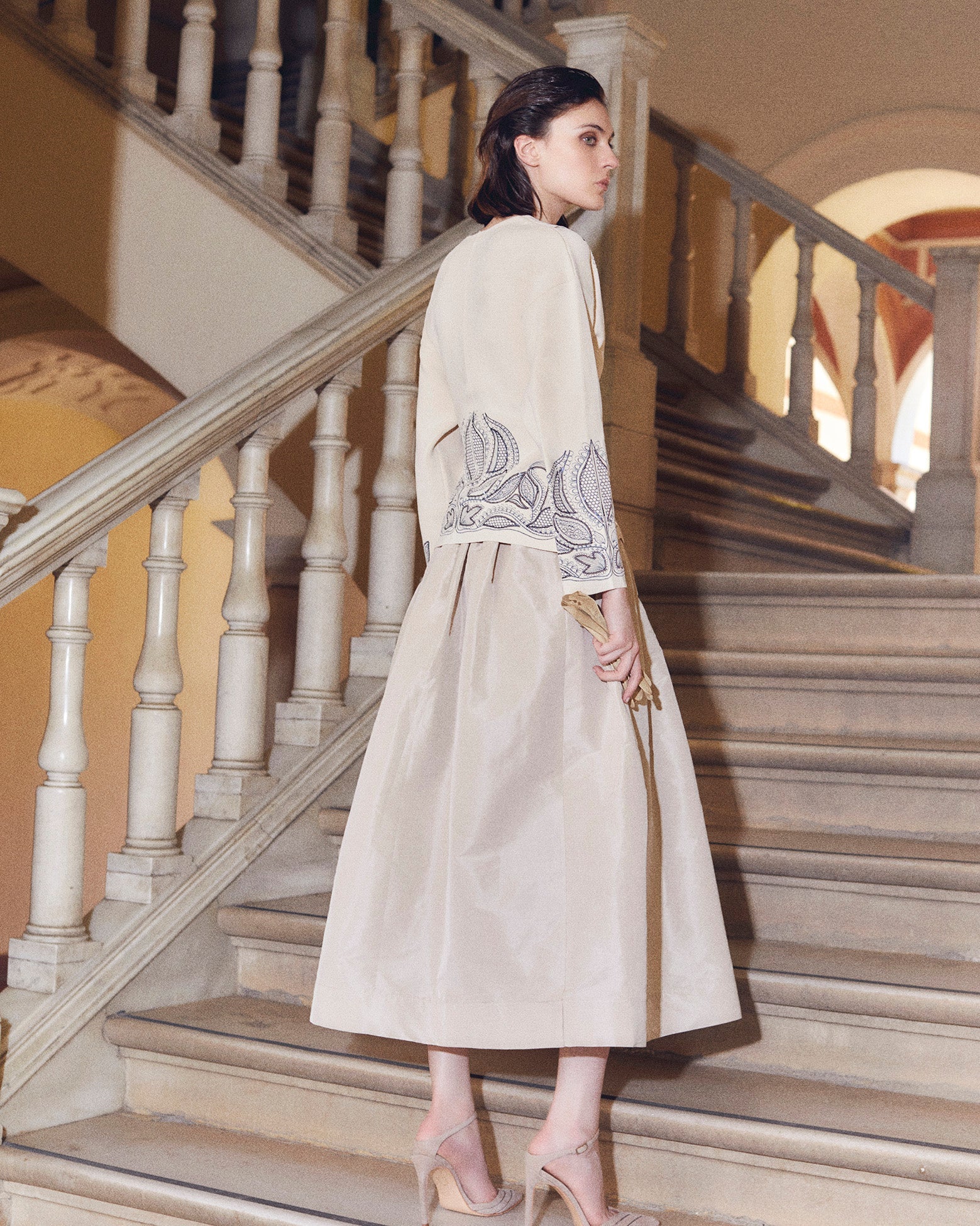 FALDA VERGARA BEIGE - Image 9
