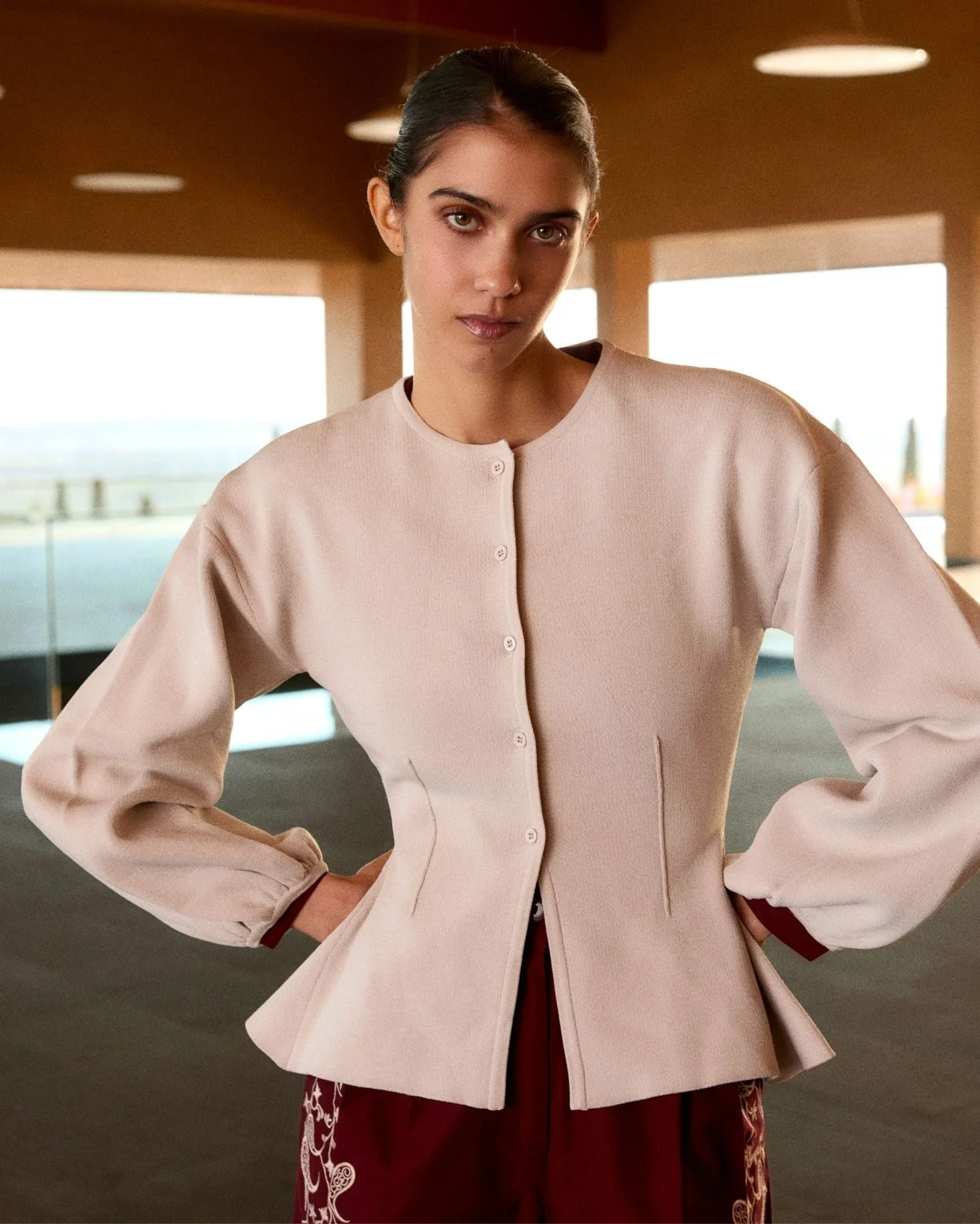 CHAQUETA PUNTO CONCHA BEIGE - Image 4