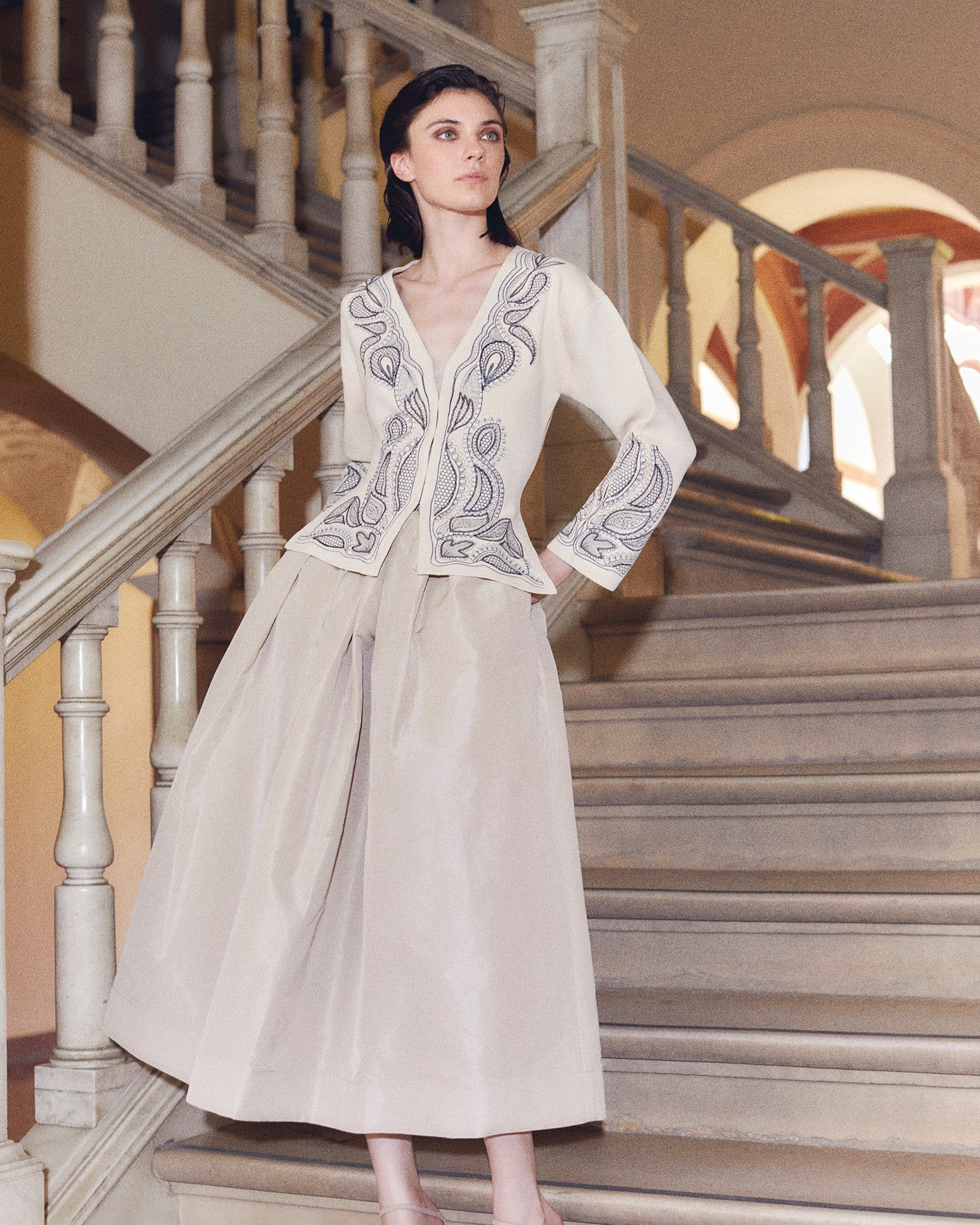 FALDA VERGARA BEIGE - Image 6